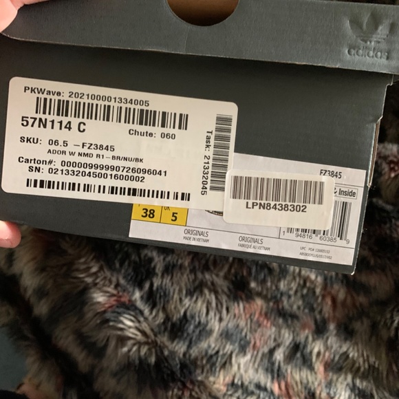 Adidas - Picture 3 of 13